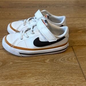 Nike Kids Court Legacy sz 9C